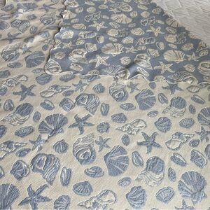 Vintage Reversible Blue/White Textured Cotton Seashell Bedspread/Comforter